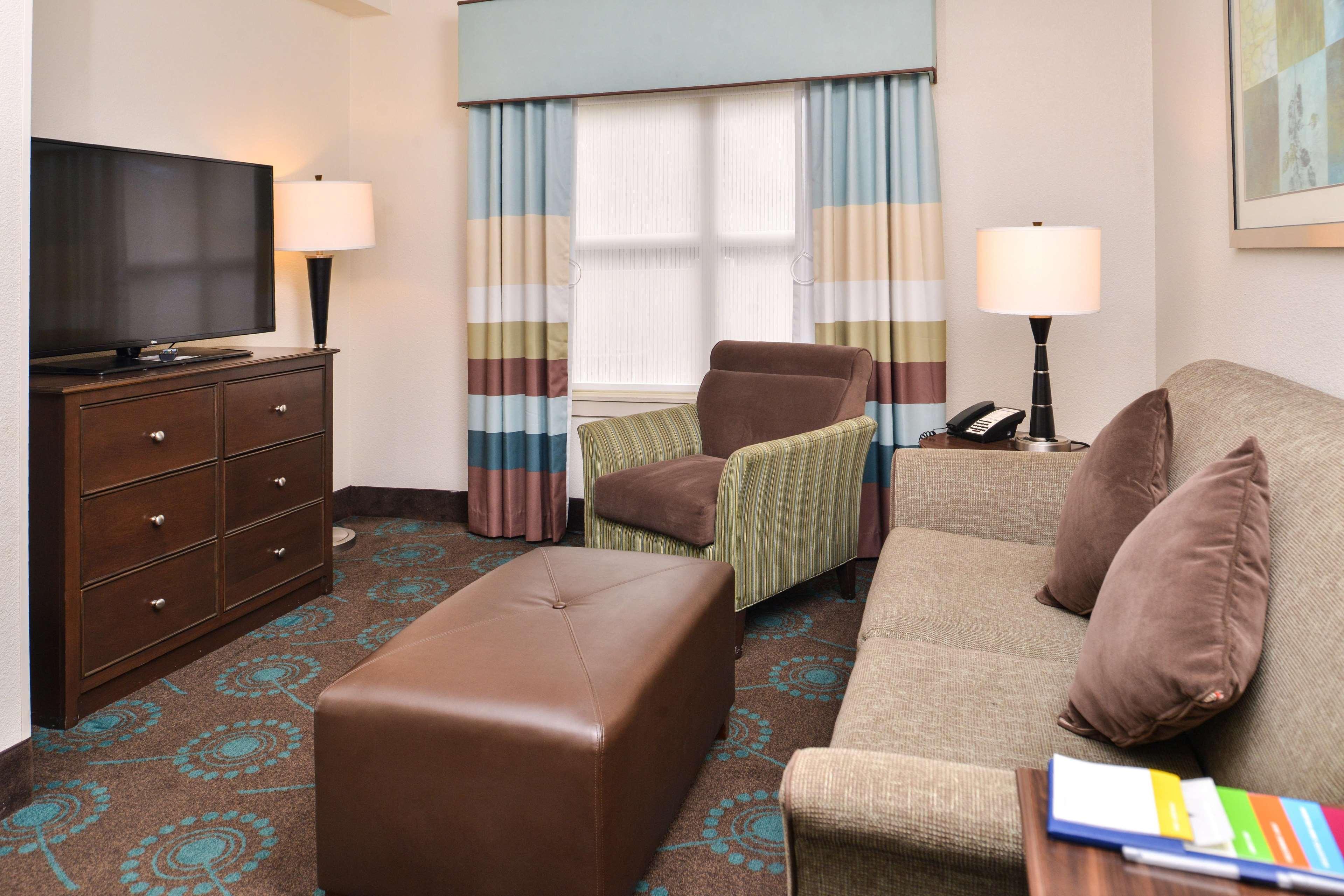 Hampton & Newport News-airport - Oyster Point Area 3* Newport News