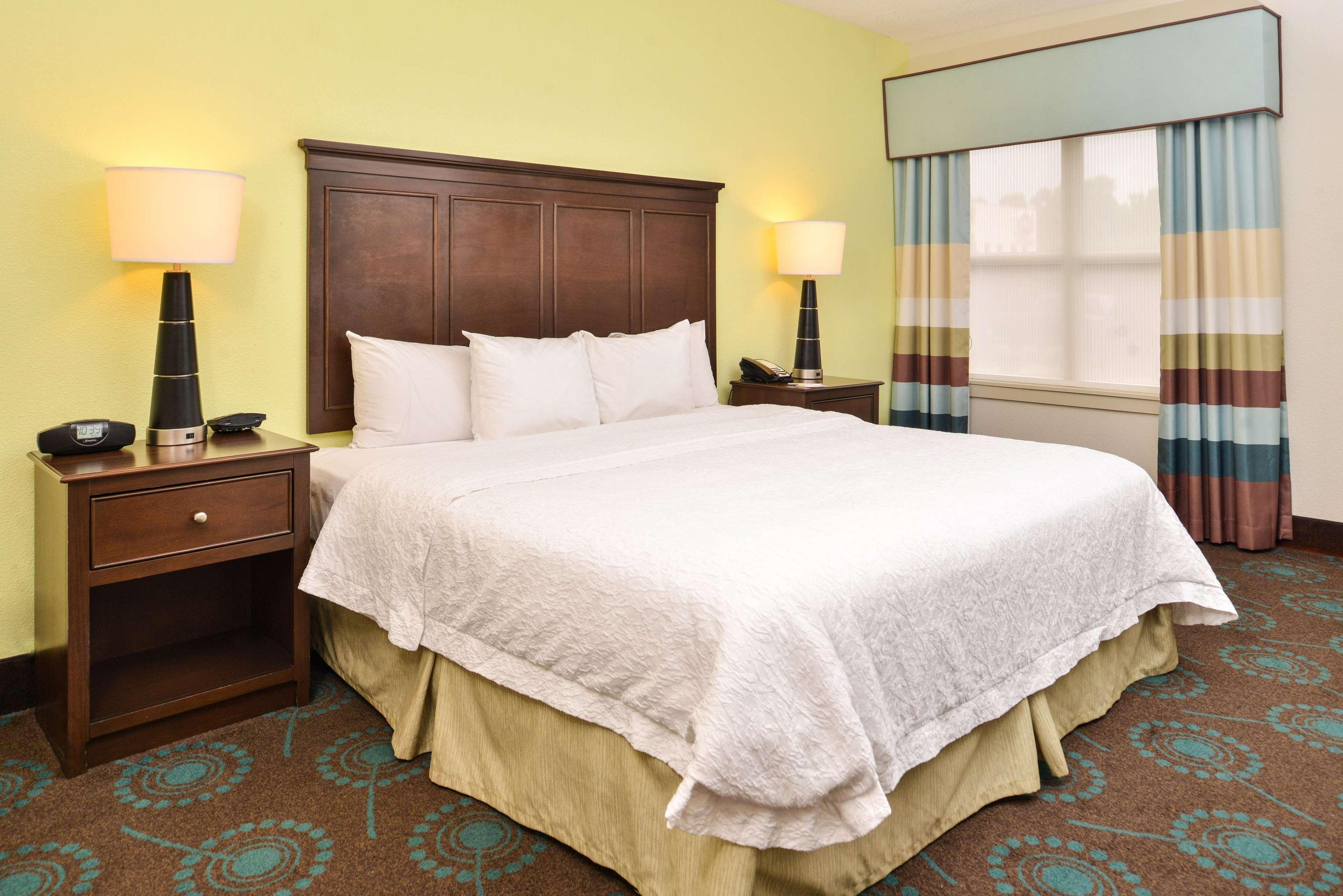 Hampton & Newport News-airport - Oyster Point Area 3* Newport News