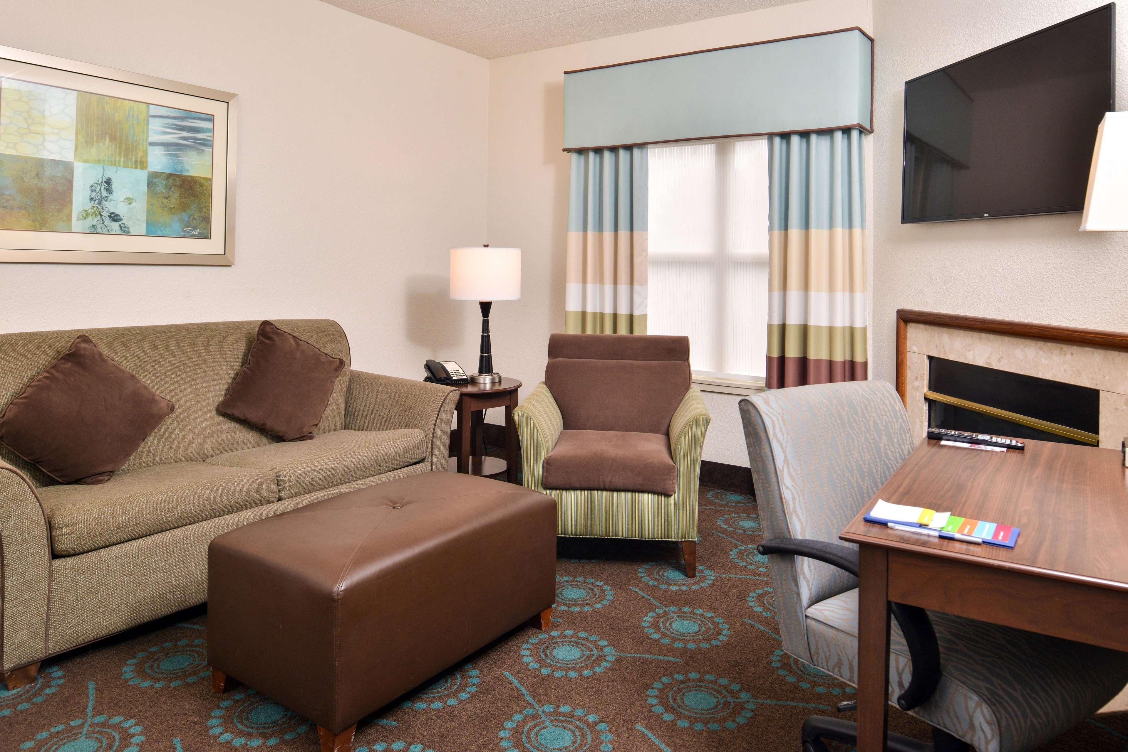 Hampton & Newport News-airport - Oyster Point Area 3*