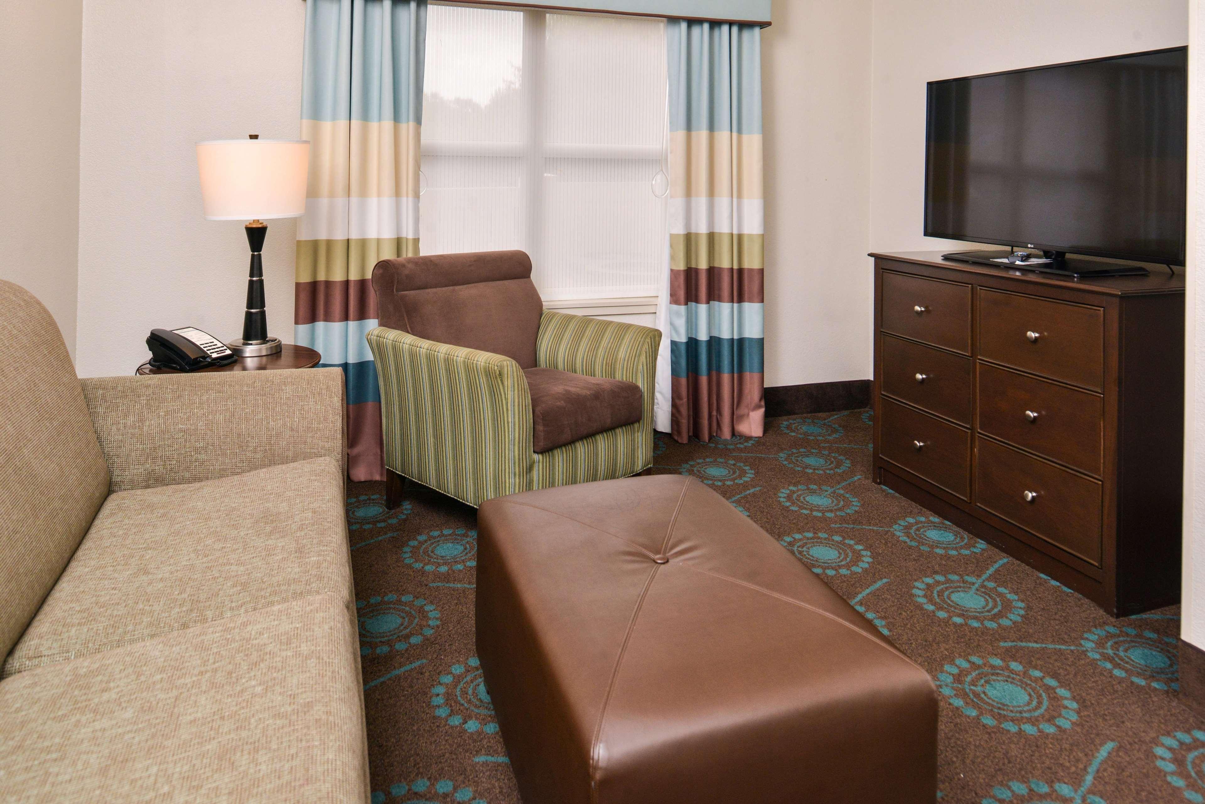 Hampton & Newport News-airport - Oyster Point Area 3* Newport News
