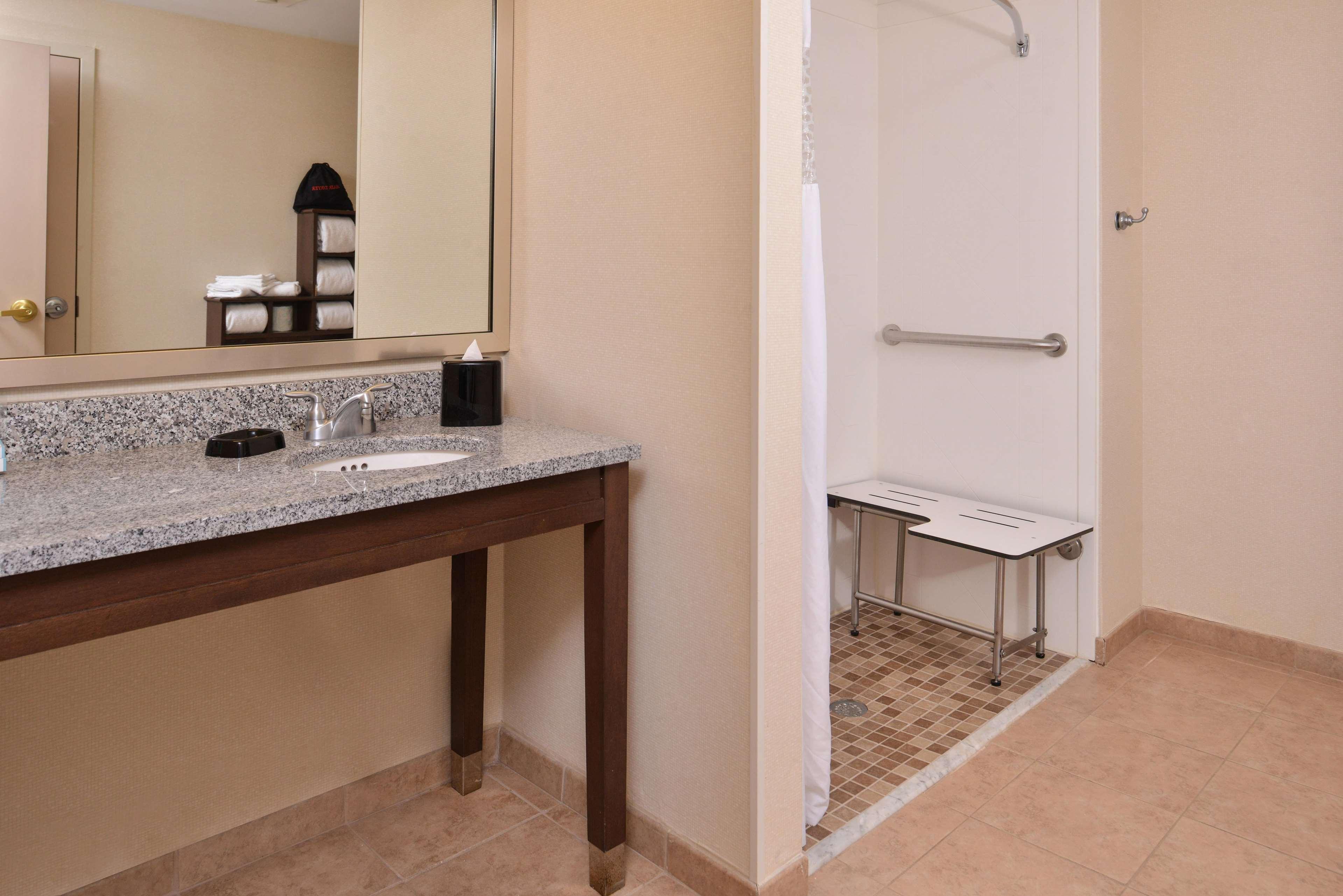 Hampton & Newport News-airport - Oyster Point Area Hotel Newport News
