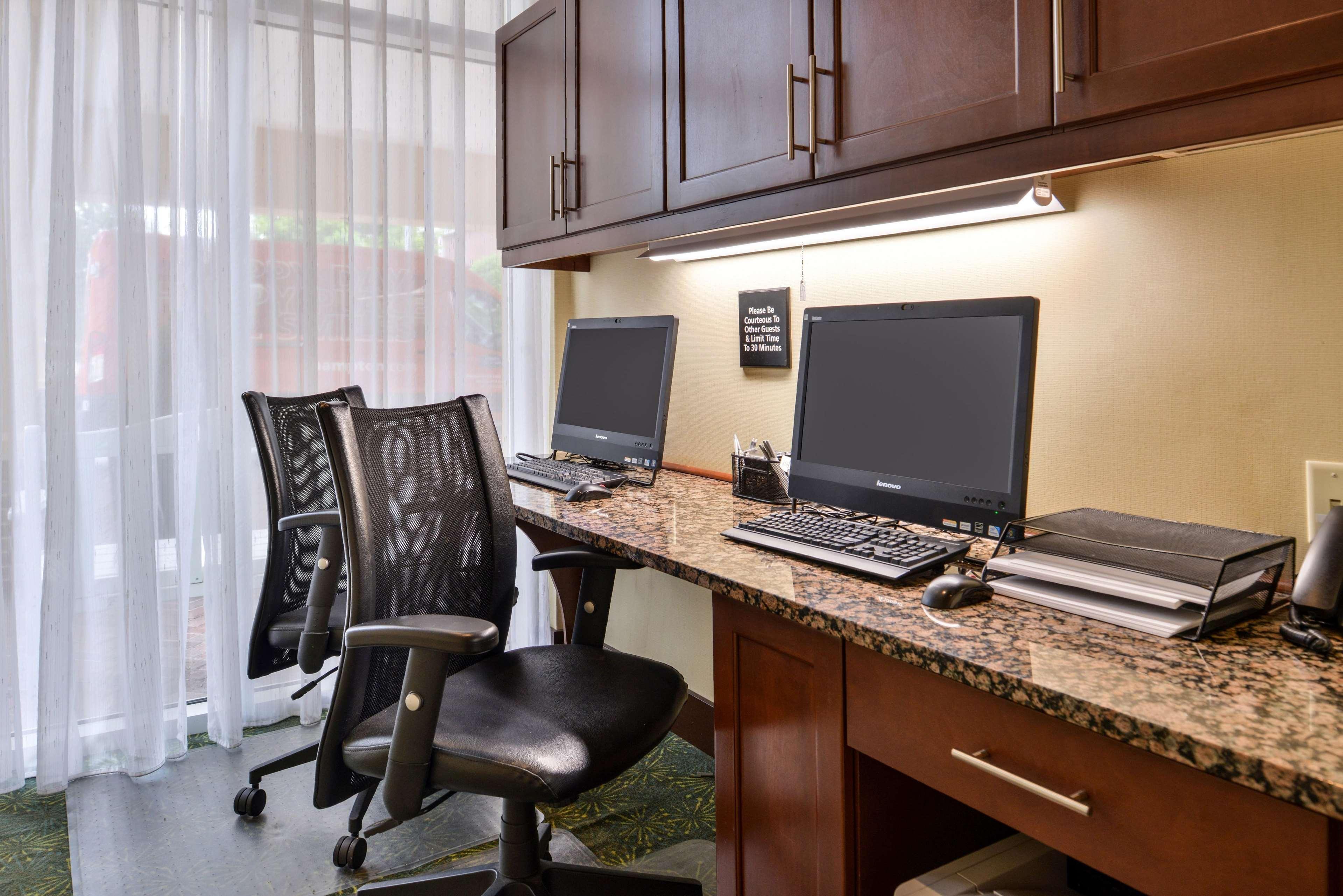 Hotel Hampton & Newport News-airport - Oyster Point Area 3*