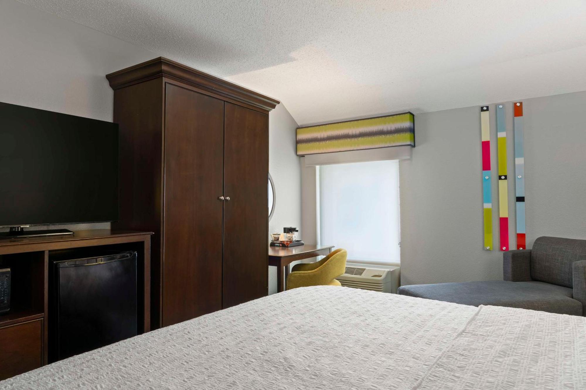 Hampton & Newport News-airport - Oyster Point Area 3*