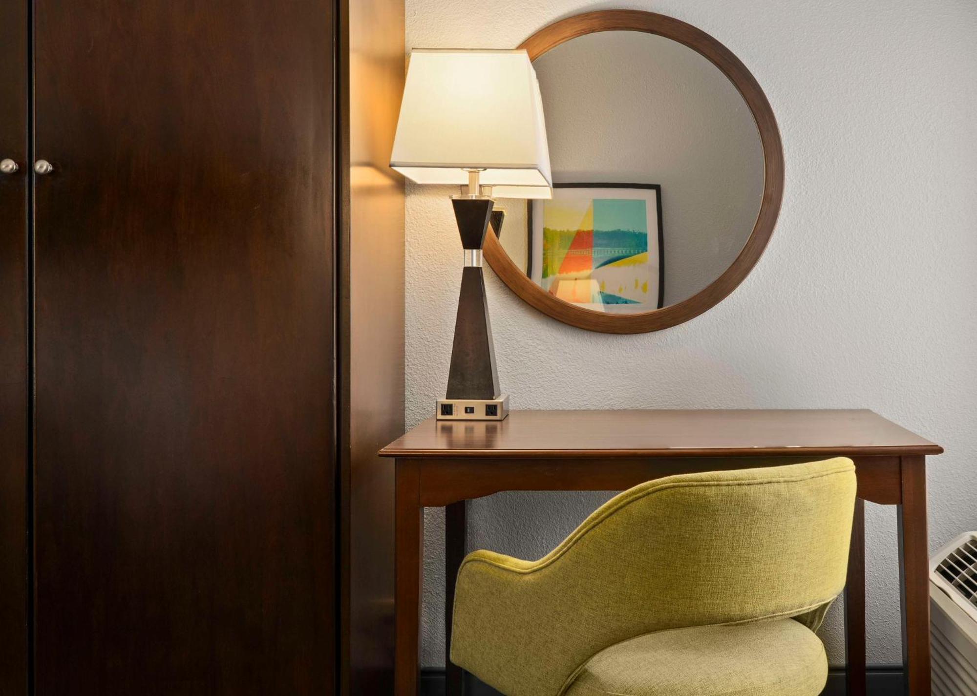 Hampton & Newport News-airport - Oyster Point Area Hotel Newport News