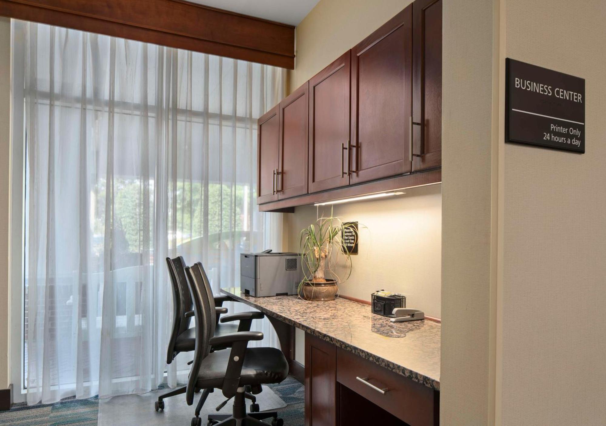 Hampton & Newport News-airport - Oyster Point Area Hotel Newport News