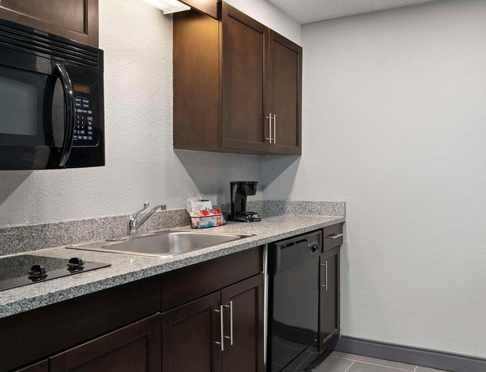 Hampton & Newport News-airport - Oyster Point Area Hotel
