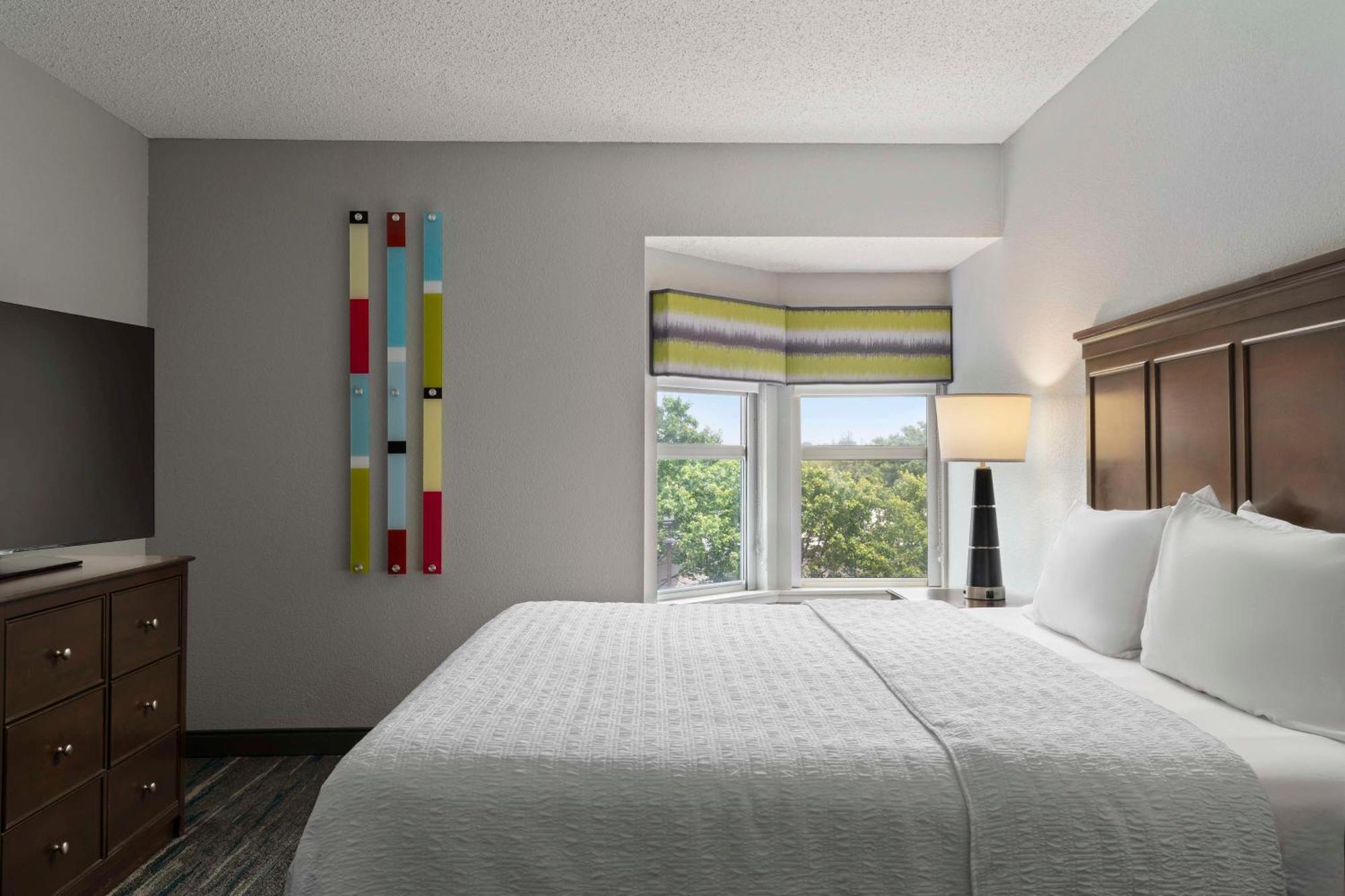 Hampton & Newport News-airport - Oyster Point Area 3*