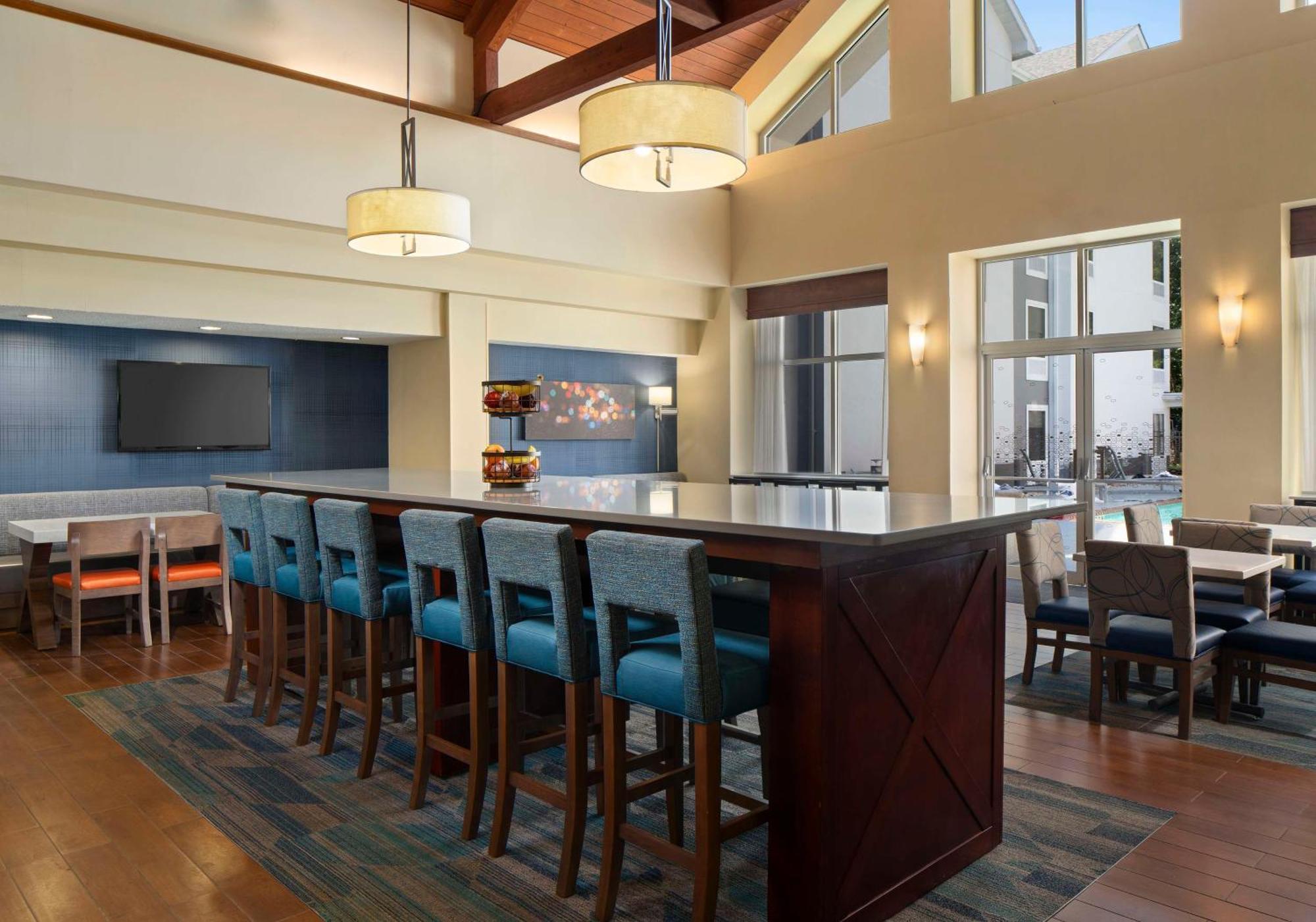 Hampton & Newport News-airport - Oyster Point Area 3*