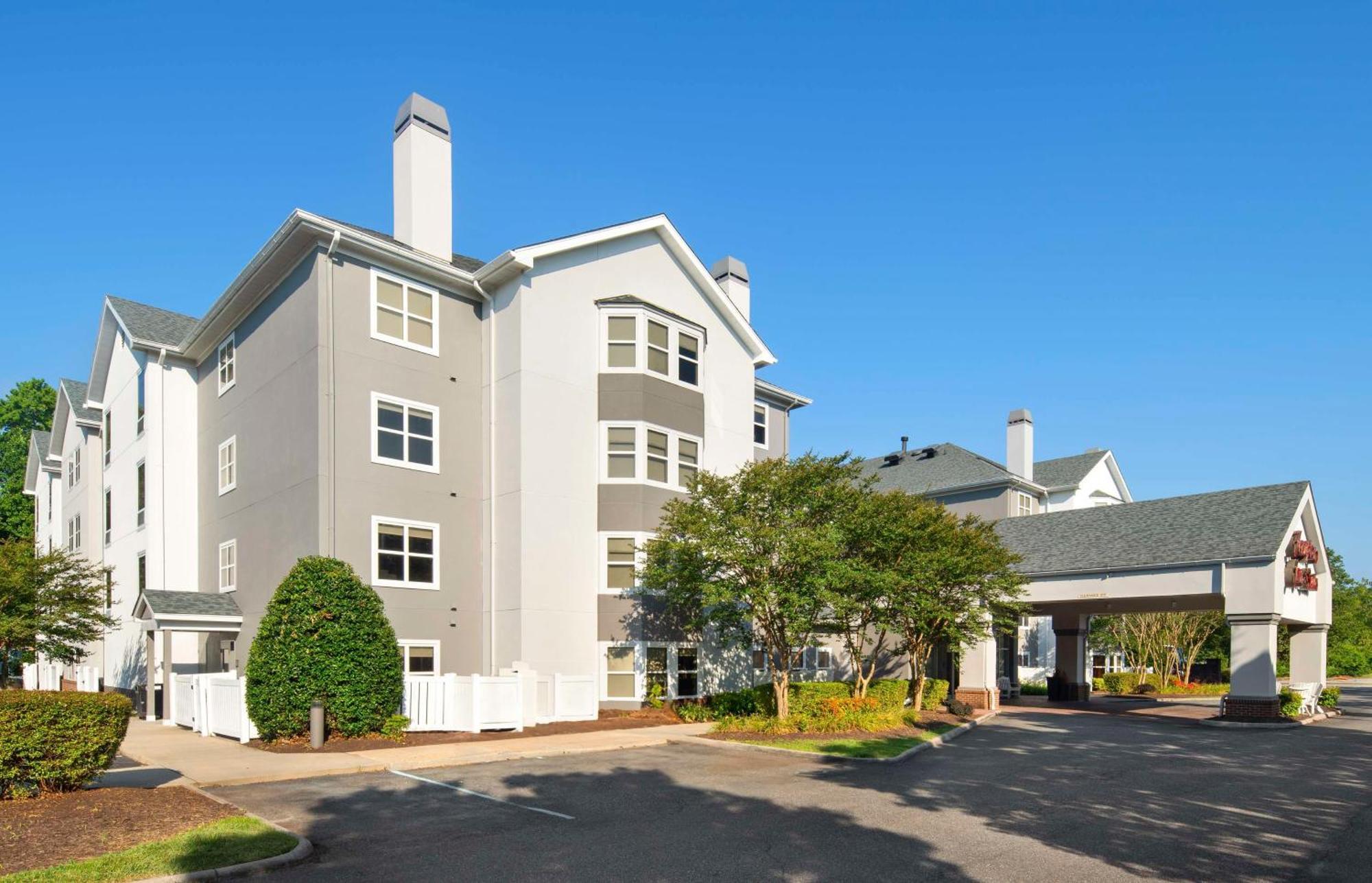 Hampton & Newport News-airport - Oyster Point Area 3* Newport News