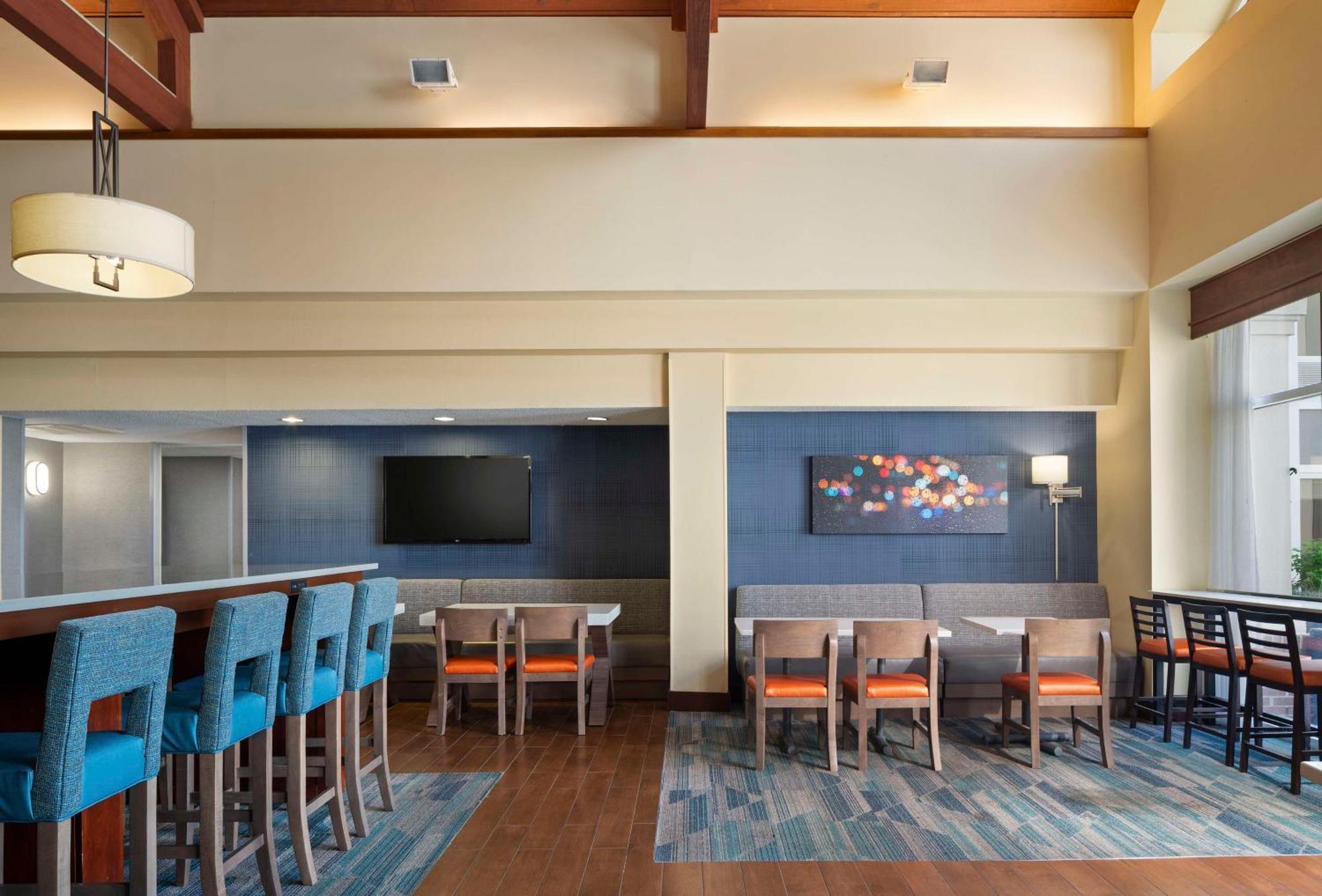 Hampton & Newport News-airport - Oyster Point Area 3*
