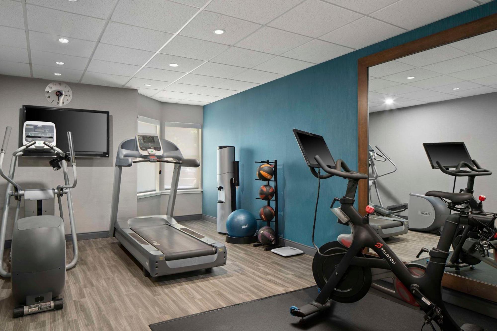 Hampton & Newport News-airport - Oyster Point Area Hotel Newport News