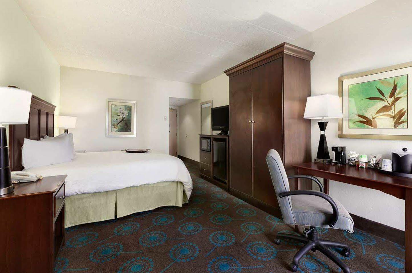Hotel Hampton & Newport News-airport - Oyster Point Area