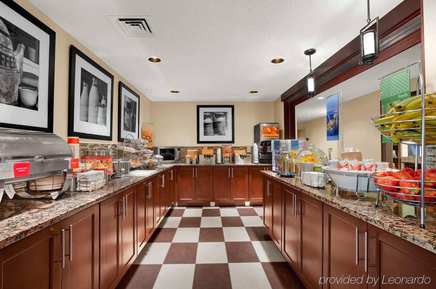 Hampton & Newport News-airport - Oyster Point Area 3* Newport News