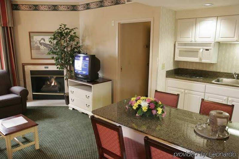 Hampton & Newport News-airport - Oyster Point Area Hotel Newport News